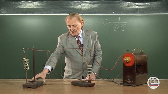 63. Электричество. Искровые резонансные контуры