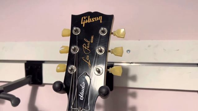 Gibson Les Paul Studio Satin TV Yellow 2012 With hard case смотреть онлайн