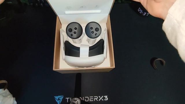 Распаковка META Quest 3