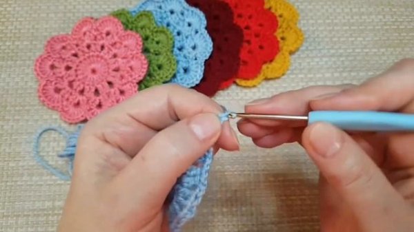 Всего 4 ряда. Салфеточка под кружку. Вязание крючком