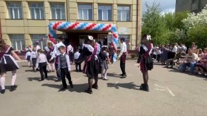 Танцевальный флешмоб. Последний звонок 2023. школа 67 г.Омск