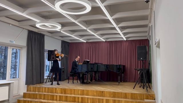 Сарасате "Malaguena". Viktoria Slepukhina - violin, I.Velichko - piano смотреть онлайн