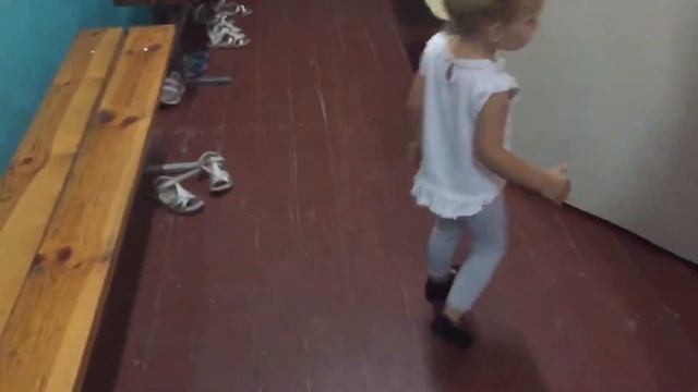 Танцы. Идём первый раз смотреть онлайн