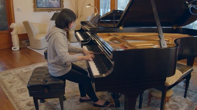 Andrea Yun performs F Chopin Waltz Op 69 #2 смотреть онлайн