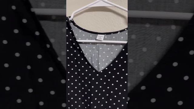 ?Old Navy Women's Size XS Short Sleeve V-Neck Black Dot Polka Dot Blouse смотреть онлайн