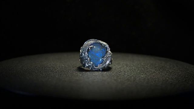 Перстень "Карпы", белое золото 585 пробы, опал, бриллианты. смотреть онлайн