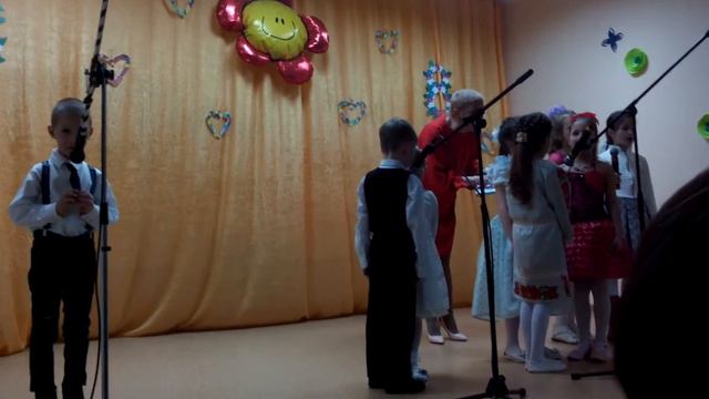 Песня Мамонтенка исполняют детки г. Бердянск, Запорожской обл. клуб "Сокiл" смотреть онлайн