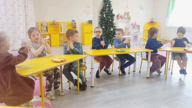 Молодёжная (старшая группа). Лепка "синичка" смотреть онлайн