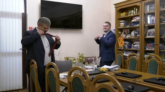 Церемония передачи галстука ВРИО директору