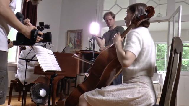 Äänettömän musiikkielokuvan lähes äänetön kuvausdokumentti смотреть онлайн