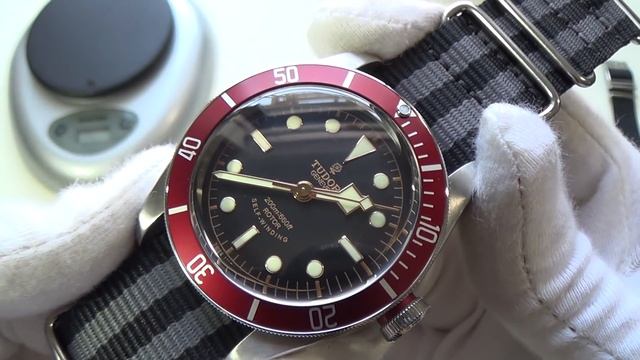 A Diver Watch Double Review Special - Tudor Heritage Black Bay Red & Orient Ray Raven II Black PVD смотреть онлайн