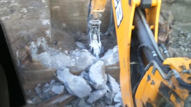 Отбойник на jcb смотреть онлайн