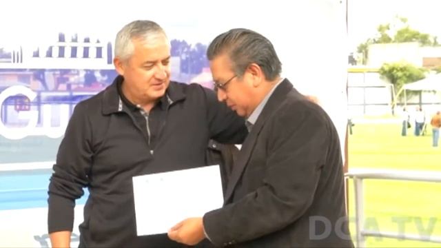 Presidente Pérez Molina entrega reconocimiento a locutores destacados смотреть онлайн