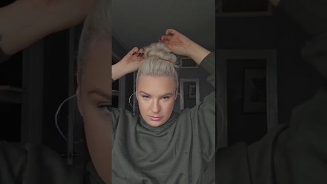 The best messy bun tutorial, ??#shorts смотреть онлайн