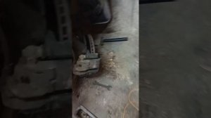 Замена передних стоек! Митсубиси Каризма!