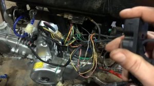 Восстанавливаем на мопеде Alpha габариты и фару, стартер и установка usb на руль.