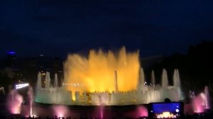 Поющий фонтан в Барселоне под «Barselona»