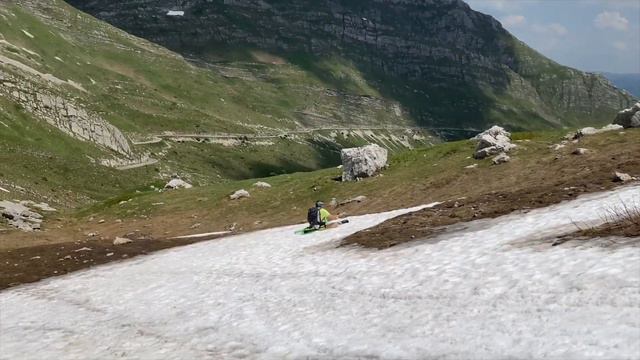 Горные лыжи🎿в конце июня в Черногории 😄 смотреть онлайн