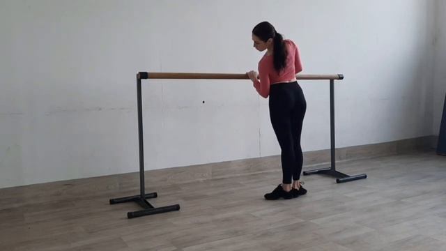 Розминка біля станка. Pore de bra смотреть онлайн