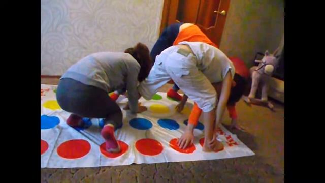 Прикольный Челлендж Твистер Challenge Twister смотреть онлайн