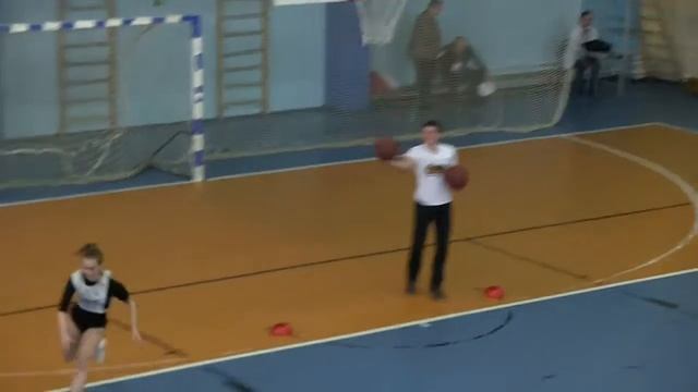 На всероссийской олимпиаде школьников по предмету физическая культура "Баскетбол" смотреть онлайн