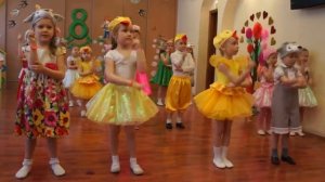 средняя группа танец Если утром дети умываются