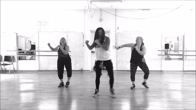 Zumba® with LO - *Rockabye / Clean Bandits* смотреть онлайн