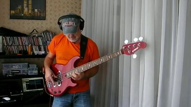 Yamaha BB415 5str bass performed by Victor Levchenko смотреть онлайн