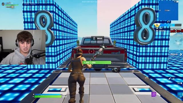 Hit This Trickshot, Win $1000 смотреть онлайн
