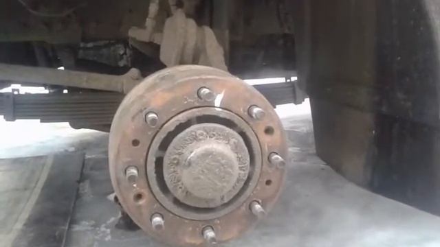 Маз Зубренок. Бьет барабаны при торможении.Устранение. смотреть онлайн