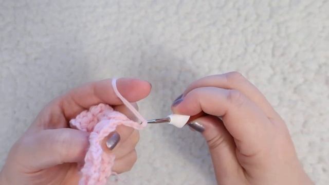 Очень красивая и простая обвязка края крючком. Кайма крючком. Мастер класс. смотреть онлайн