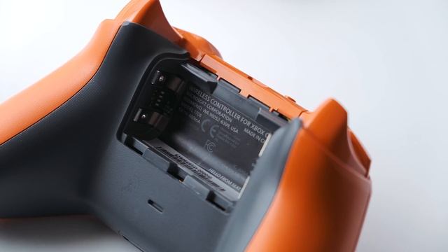 How-to: Connect A PS4 And Xbox Controller On IOS 13!