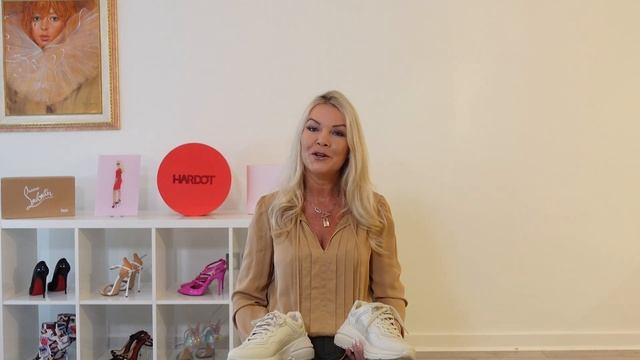 Same Real Gucci Sneakers 2 Different Experiences смотреть онлайн