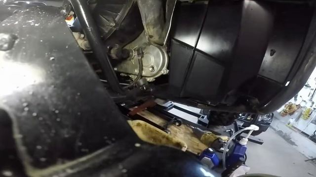 Doing the transmission oil change on my Polaris Sportsman 850SP смотреть онлайн