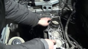 Установка поршней в цилиндры (замена поршневых колец k7ja710 1.4 часть №4) - Яковлев Дмитрий