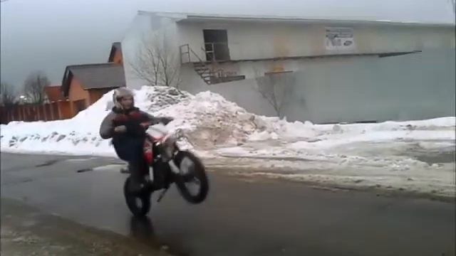 Учусь ездить на дыбах на питбайке KAIO смотреть онлайн