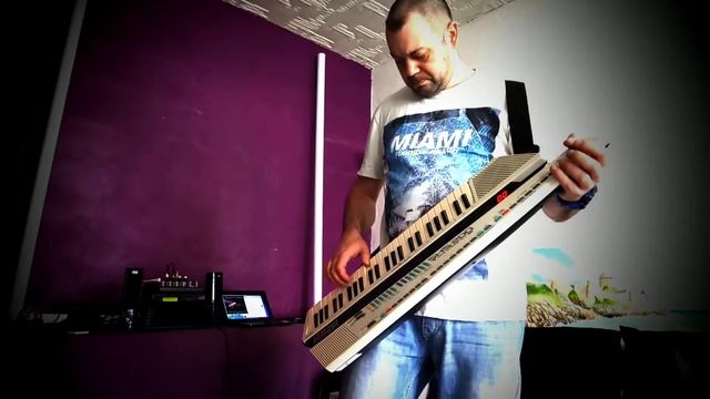 Keytar Tutorial 6 : 8-beat Synth Riff смотреть онлайн