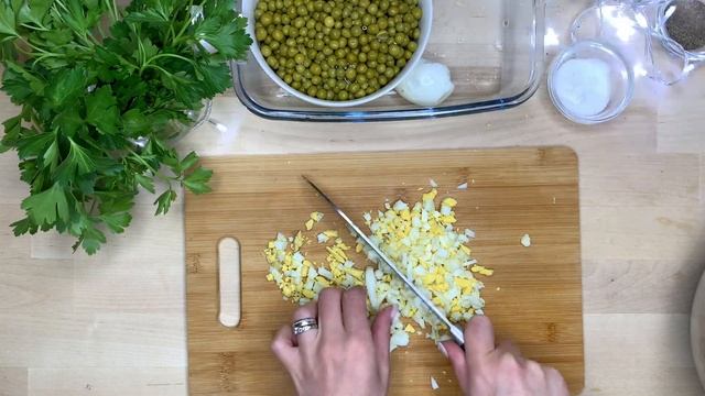 Салат ОЛИВЬЕ ! Вкусный Рецепт! Olivier Salad Recipe
