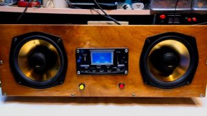 Самодельный музыкальный  центр