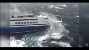 Самые большие корабли в шторм экстрим.  Самые большие волны в море часть1.