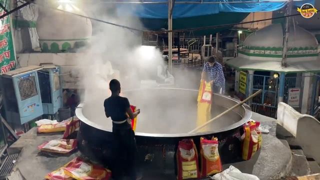 World Biggest 4800 Kilo ki Kadai (Deg) at Ajmer Sharif | Indian Street Food | Ajmer Street Food смотреть онлайн