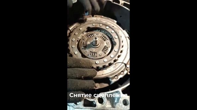 Skoda Octavia - Снятие коробки DSG смотреть онлайн