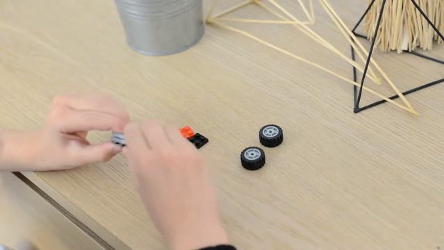 Как сделать гироскутер из LEGO?