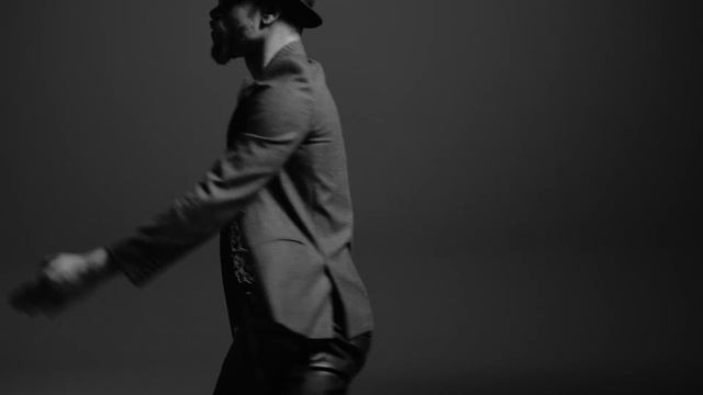 SAINT LAURENT - FALL WINTER 2021 - LAKEITH смотреть онлайн