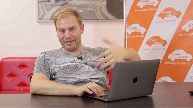 Mercedes Е-класс, перетянули салон в светлую экокожу в стиле Designo