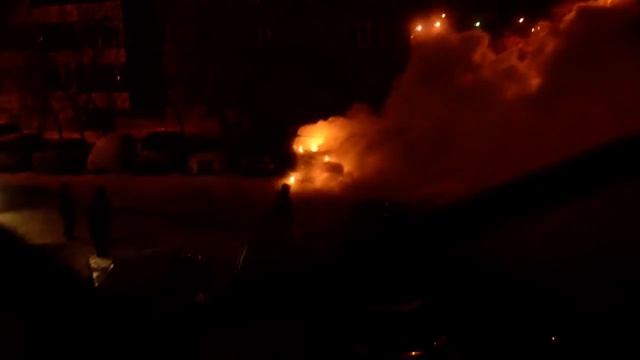 Пожар на парковке смотреть онлайн