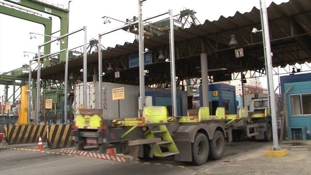 Tecnologia para facilitar a vida do caminhoneiro no Porto de Santos Repórter Jaime Alves смотреть онлайн