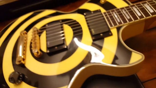 2004 EPIPHONE ZAKK WYLDE LES PAUL CUSTOM SHOP ANTIQUE WHITE BULLSEYE KOREAN GUITAR UP CLOSE REVIEW смотреть онлайн