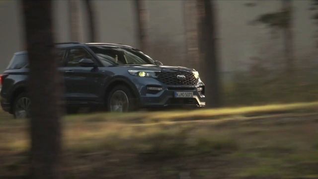 OFFROAD met de Ford Explorer PHEV | Ford Proving Ground Lommel | HUGE Car Guy смотреть онлайн