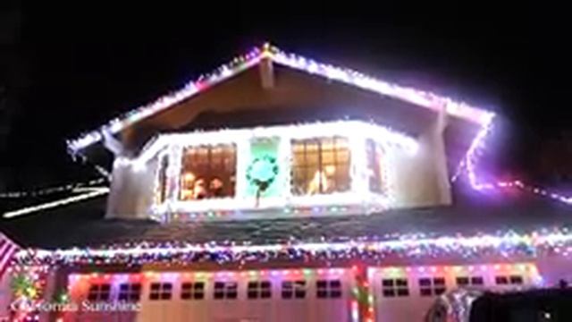 ???? США Новый год в Бреа Калифорния - Рождественский декор домов - Brea CA Christmas Lights Walkin смотреть онлайн
